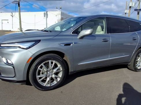 Used 2023 Buick Enclave Essence w/ Experience Buick Package image 6