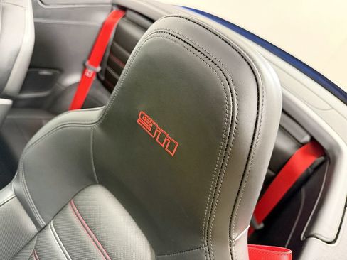 Used 2023 Porsche 911 Cabriolet image 46