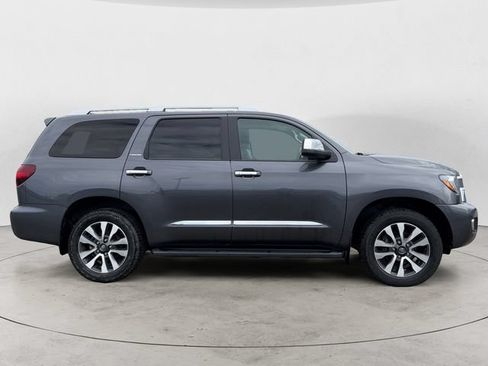 Used 2021 Toyota Sequoia Limited w/ Safety & Convenience Package AWD/4WD image 4