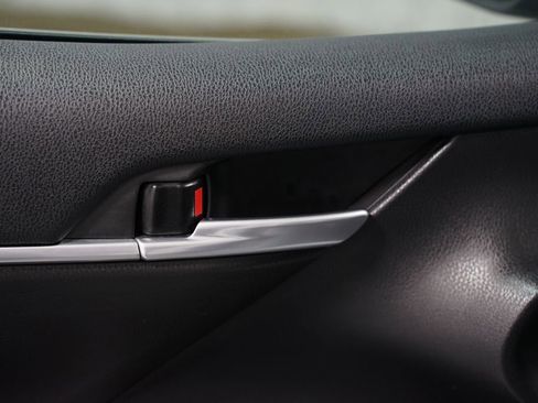 Used 2023 Toyota Camry SE image 30