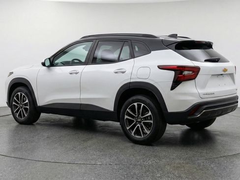 Used 2025 Chevrolet TrailBlazer LT image 6