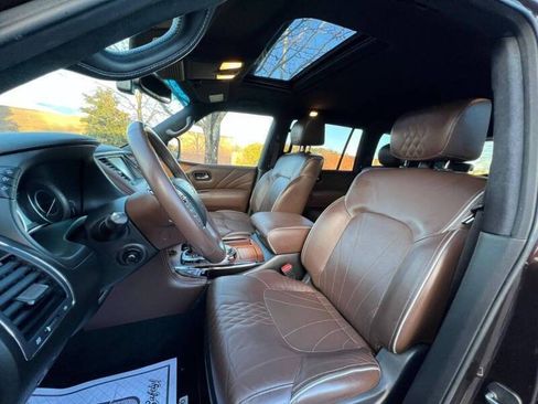 Used 2017 INFINITI QX80 Limited w/ All Season Package AWD/4WD image 4