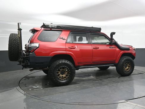 Used 2019 Toyota 4Runner TRD Off-Road AWD/4WD image 2