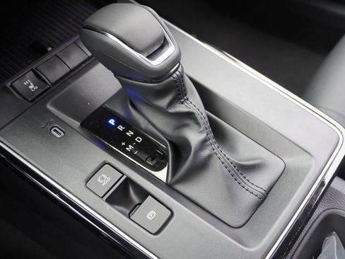 Used 2026 Toyota Corolla Cross XLE image 18