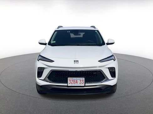 Used 2024 Buick Encore GX Sport Touring image 4