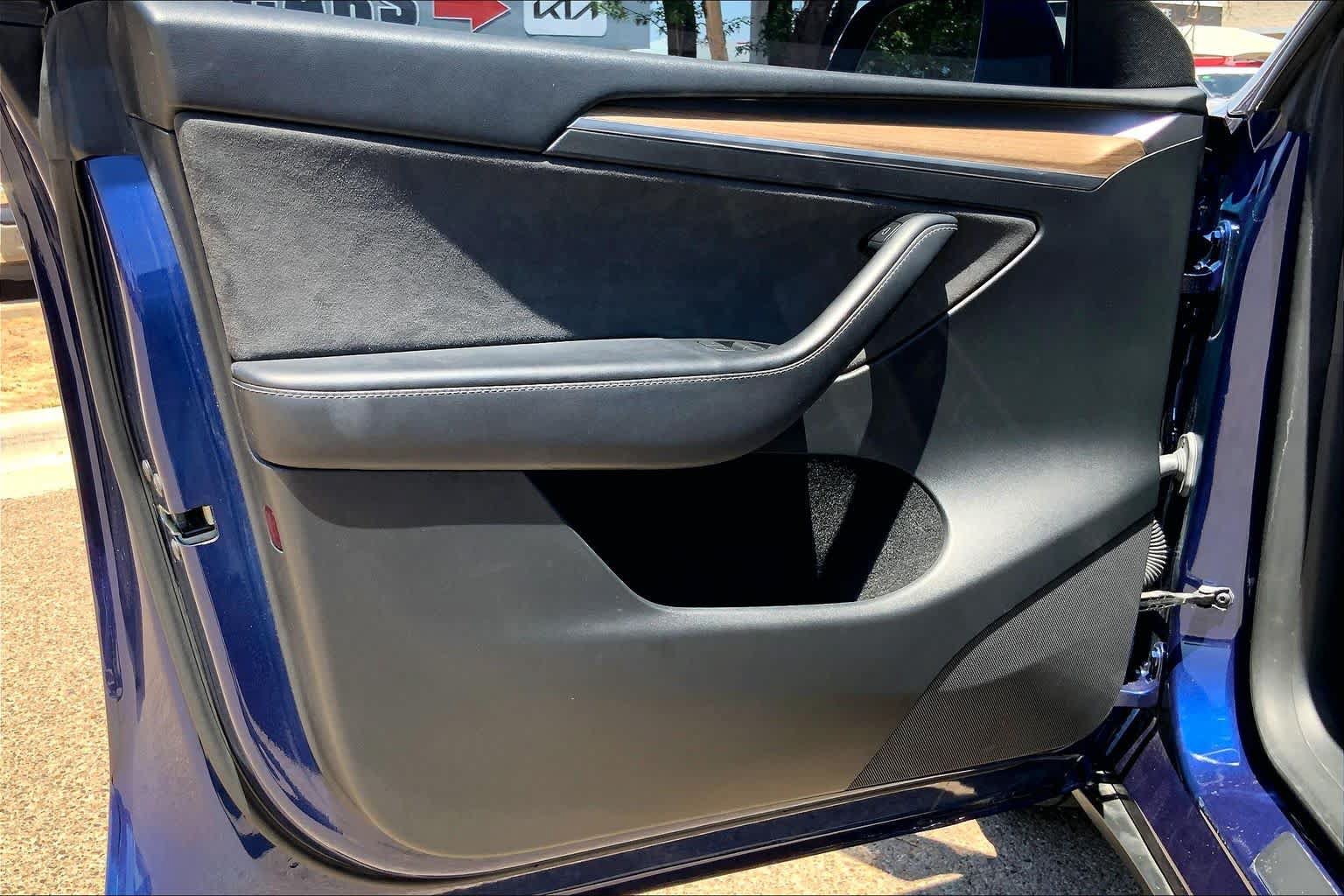 Used 2023 Tesla Model Y Long Range AWD/4WD image 41