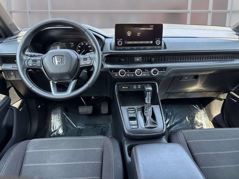 Used 2025 Honda CR-V Sport image 11