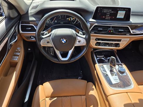 Used 2019 BMW 750i xDrive w/ Executive Package image 12