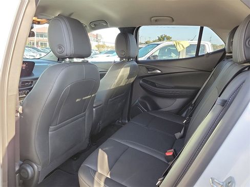 Used 2024 Buick Encore GX Sport Touring image 9