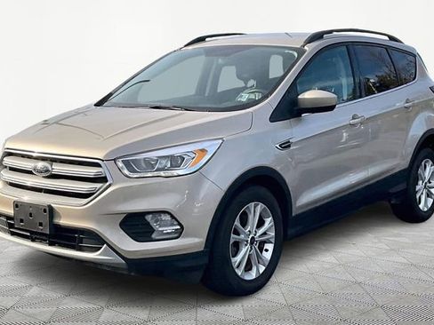 Used 2018 Ford Escape SEL image 3