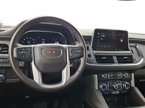 Used 2023 GMC Yukon XL SLT image 17