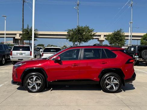 Used 2025 Toyota RAV4 SE AWD/4WD image 8