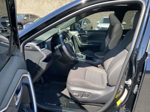 Used 2024 Toyota RAV4 SE w/ Weather & Moonroof Package AWD/4WD image 9