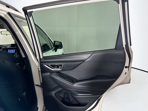 Used 2023 Subaru Forester Premium image 30