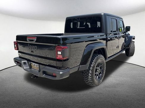 Used 2024 Jeep Gladiator Overland AWD/4WD image 13