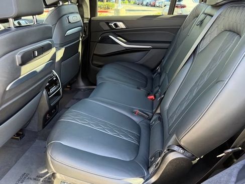 Used 2026 BMW X7 M60i w/ Climate Comfort Package AWD/4WD image 32