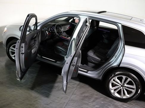Used 2025 Audi Q7 3.0T Premium Plus AWD/4WD image 5