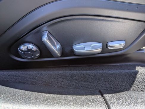 Used 2020 Porsche Panamera RWD image 40
