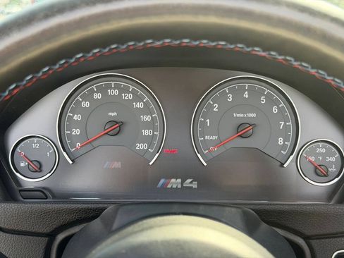Used 2018 BMW M4 Convertible RWD image 30