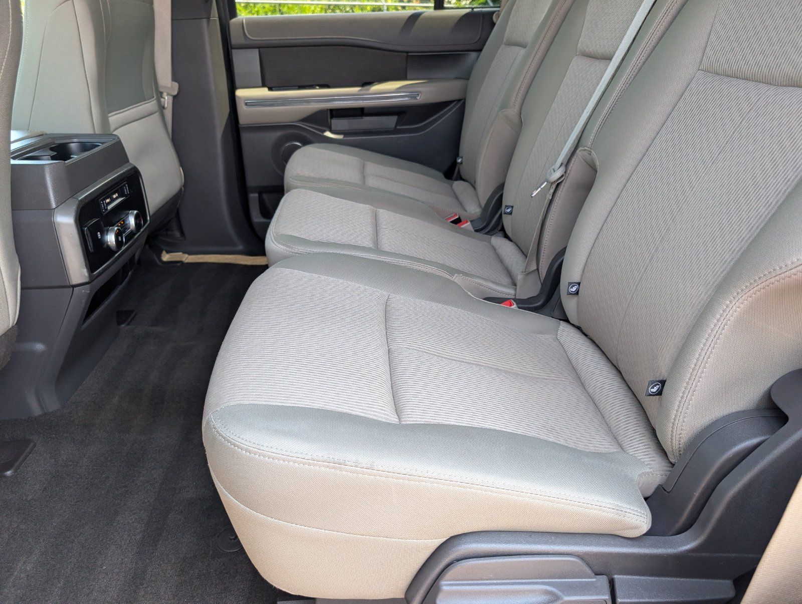 Used 2020 Ford Expedition XLT RWD image 16