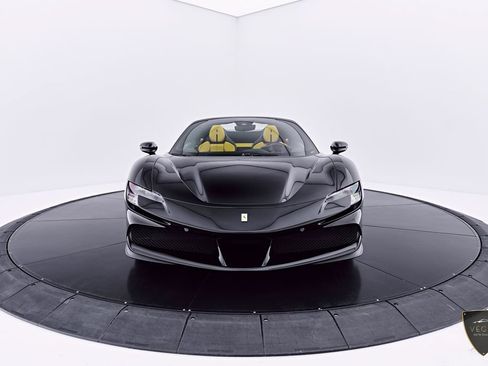 Used 2024 Ferrari SF90 Spider AWD/4WD image 27