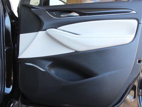 Used 2023 Buick Enclave Essence w/ Experience Buick Package image 10