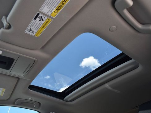 Used 2025 Honda CR-V EX image 13
