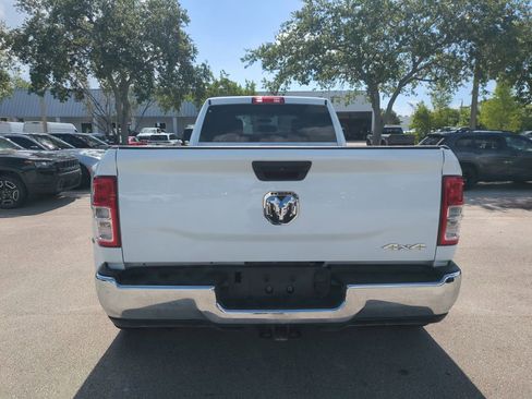 Used 2024 RAM 3500 Tradesman w/ Chrome Appearance Group AWD/4WD image 7