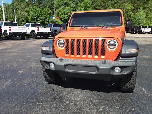 Used 2019 Jeep Wrangler Sport AWD/4WD image 16