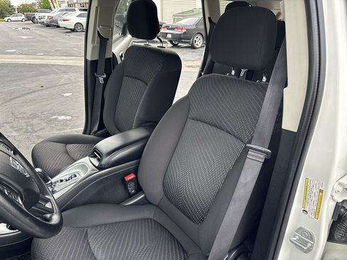 Used 2016 Dodge Journey SE w/ Flexible Seating Group image 17