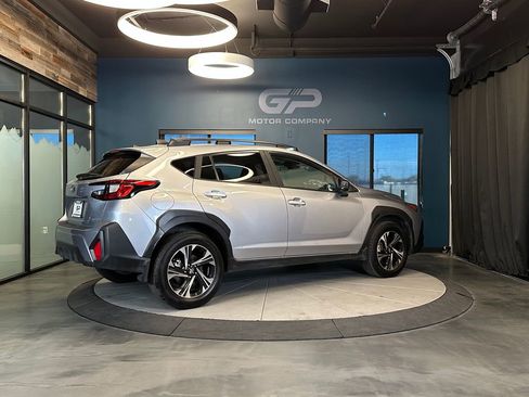 Used 2024 Subaru Crosstrek 2.0i Premium image 3