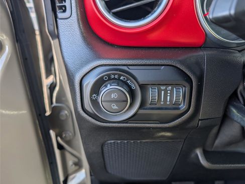Used 2020 Jeep Gladiator Rubicon image 21