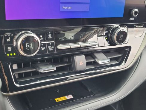 Used 2023 Toyota Highlander Limited image 21