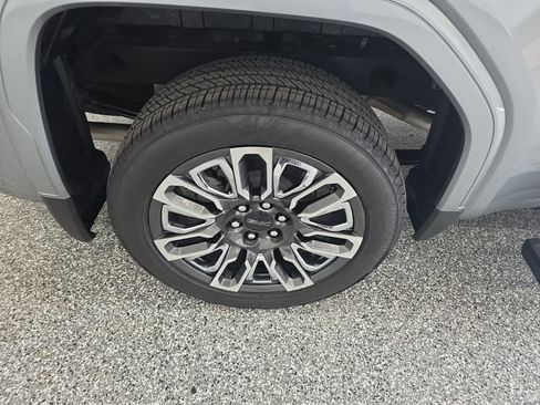 Used 2025 GMC Sierra 1500 Denali Ultimate image 16