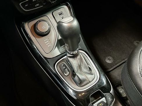 Used 2018 Jeep Compass Limited w/ Navigation Group image 17