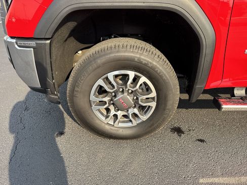 Used 2025 GMC Sierra 2500 SLE image 10