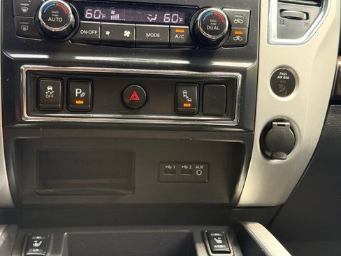 Used 2019 Nissan Titan SV w/ SV Convenience Package RWD image 46