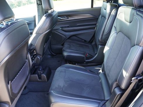 Certified 2023 Jeep Grand Cherokee L Laredo AWD/4WD image 17