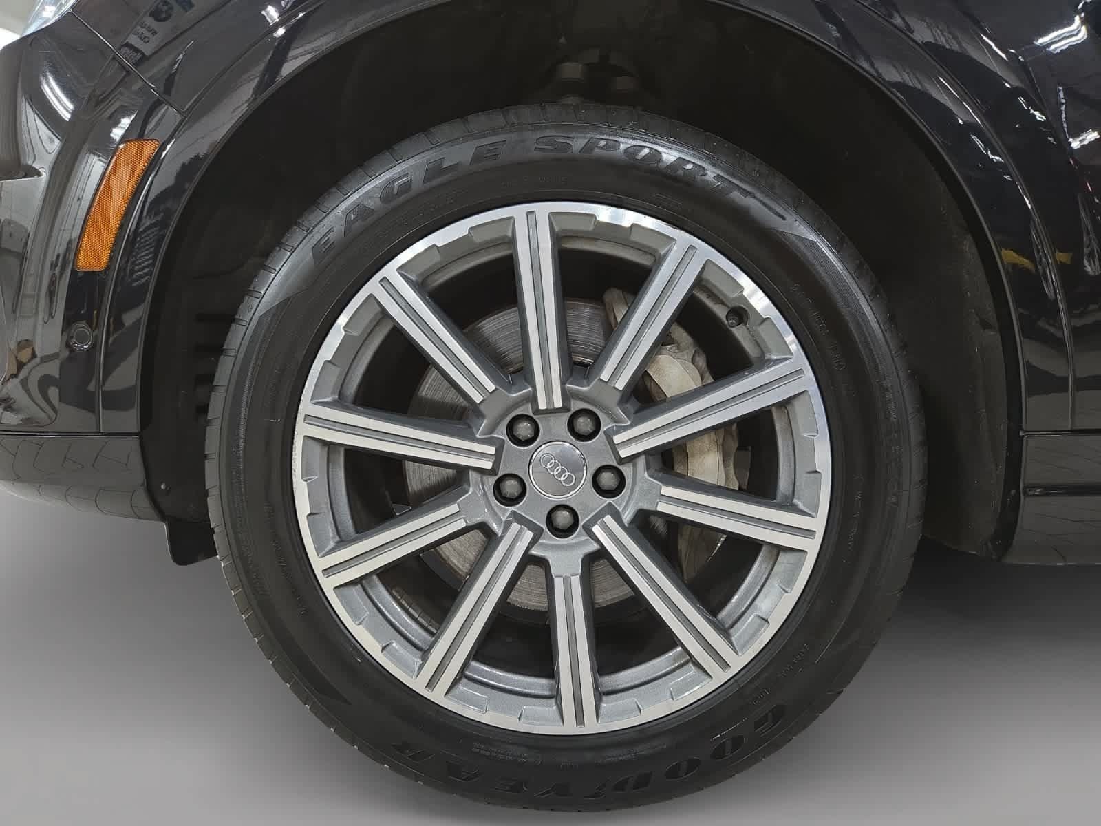 Used 2019 Audi Q7 3.0T Premium Plus w/ Premium Plus Package AWD/4WD image 9