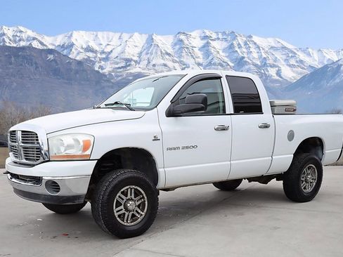Used 2006 Dodge Ram 2500 Truck SLT w/ Trailer Tow Group AWD/4WD image 2