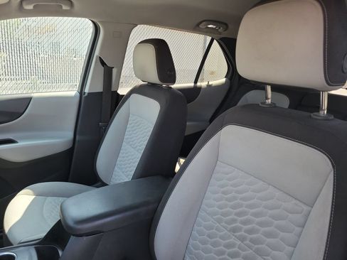 Used 2020 Chevrolet Equinox LT AWD/4WD image 16