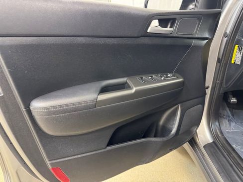 Used 2019 Kia Sportage LX image 8