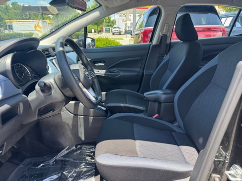 Used 2025 Nissan Versa SV FWD image 24