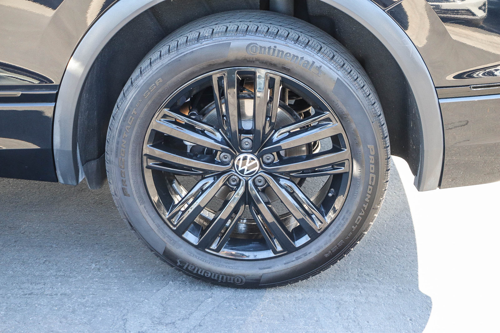 Used 2022 Volkswagen Tiguan SE R-Line FWD image 12