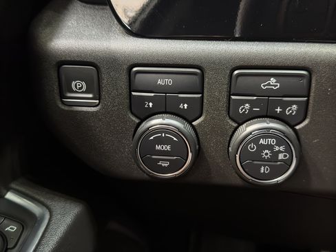 Used 2023 Chevrolet Silverado 1500 RST w/ Protection Package AWD/4WD image 31