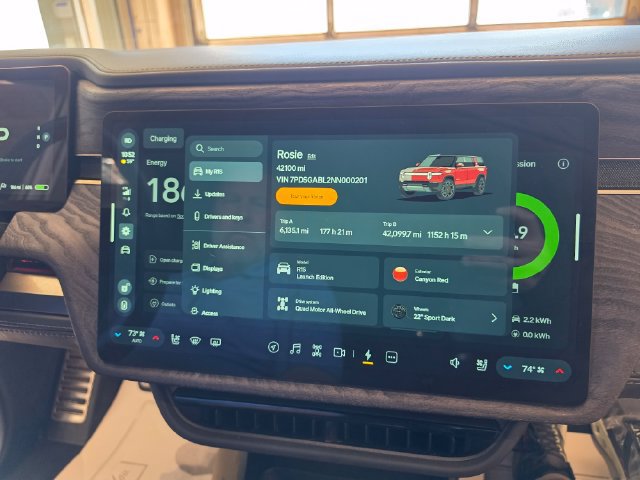 Used 2022 Rivian R1S Launch Edition Quad AWD/4WD image 3