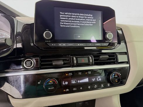 Used 2022 Nissan Pathfinder SV w/ Cargo Package AWD/4WD image 18