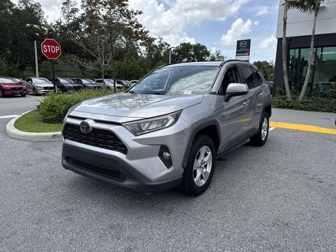 Used 2019 Toyota RAV4 XLE FWD image 9
