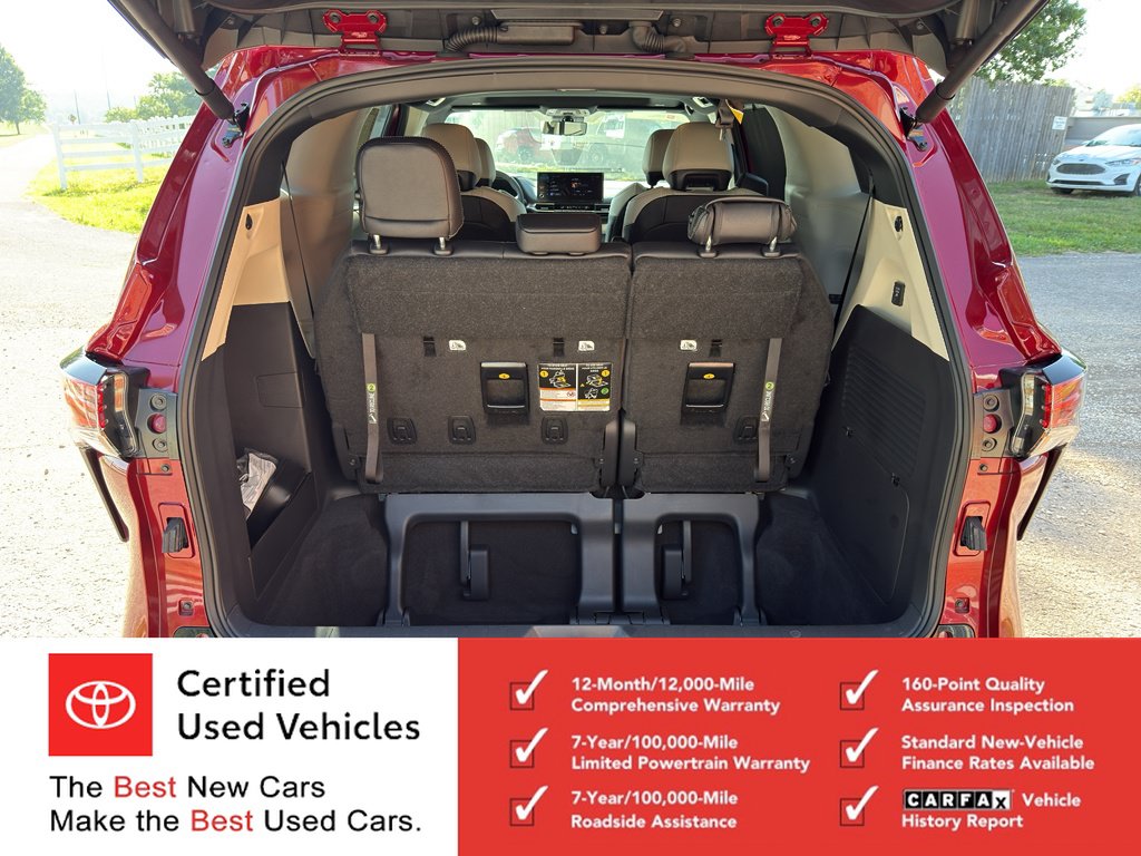 Used 2026 Toyota Sienna Limited AWD/4WD image 12