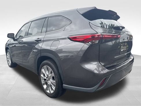 Used 2022 Toyota Highlander Limited image 8